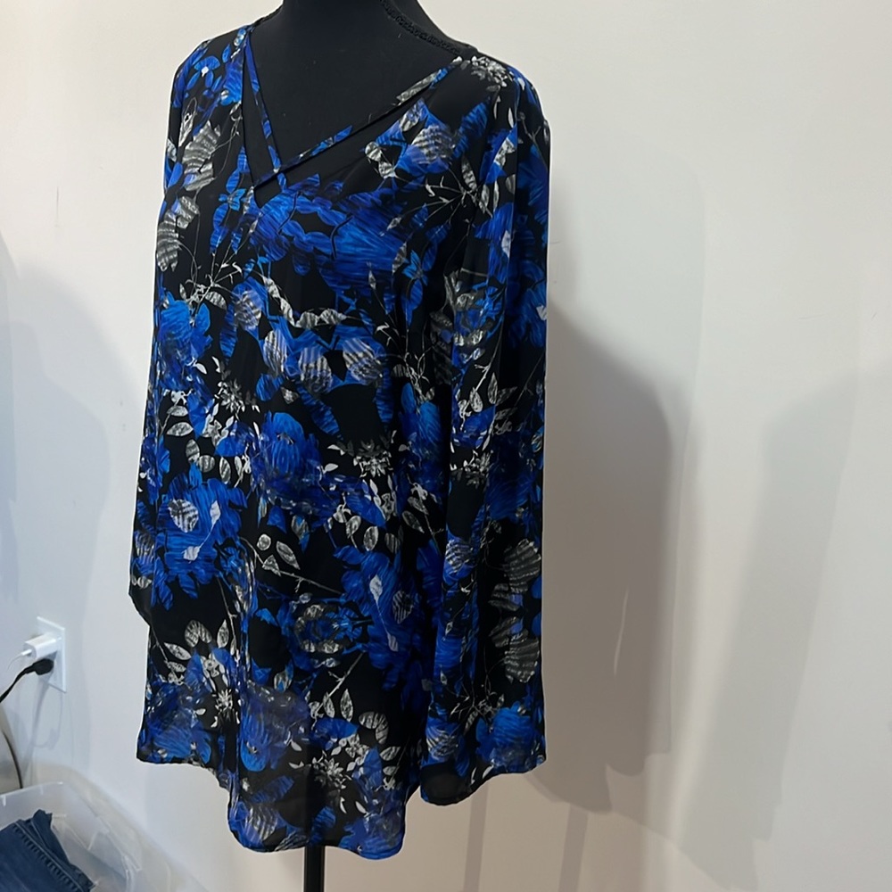 Express Tunic Blouse Multicolor Size Small Long S… - image 3